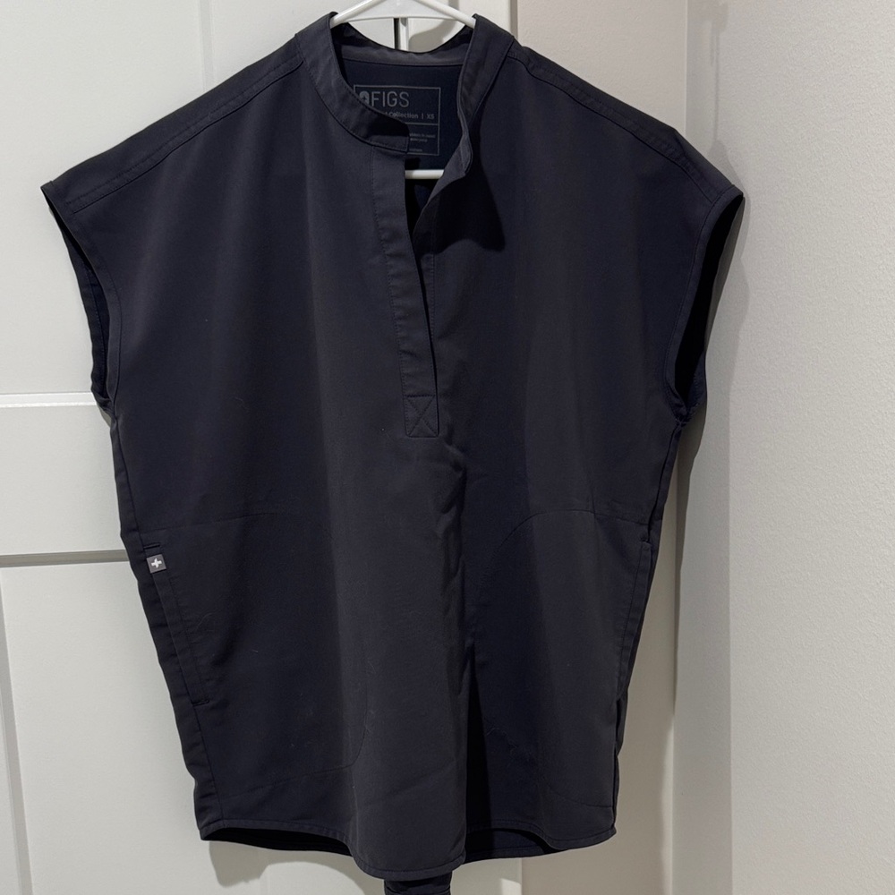 FIGS Rafaela oversized scrub top